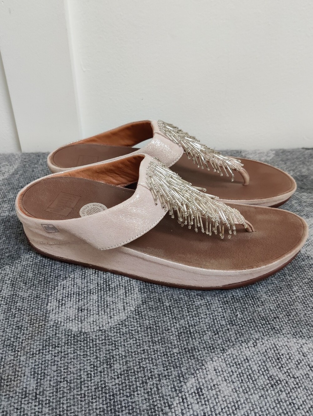 FitFlop Cha Cha Beaded Fringe Leather Sandals in Rose Gold – Size 9